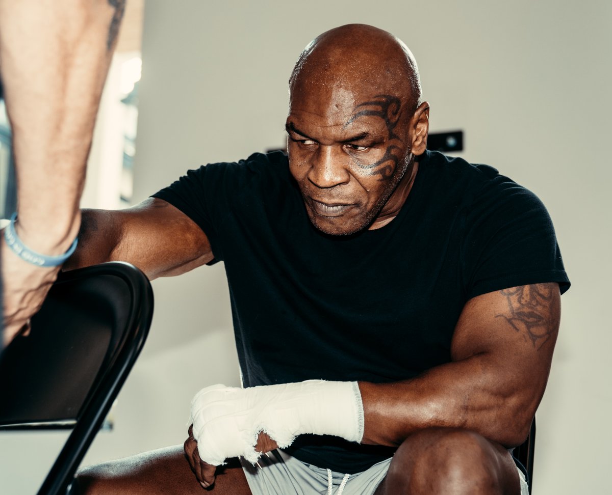 Mike Tyson tweet media