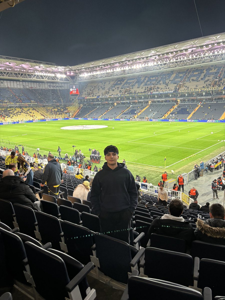 #FBvNFF

İlk iftarını ilkkez adım attığı Stadta yapan yavru kanarya