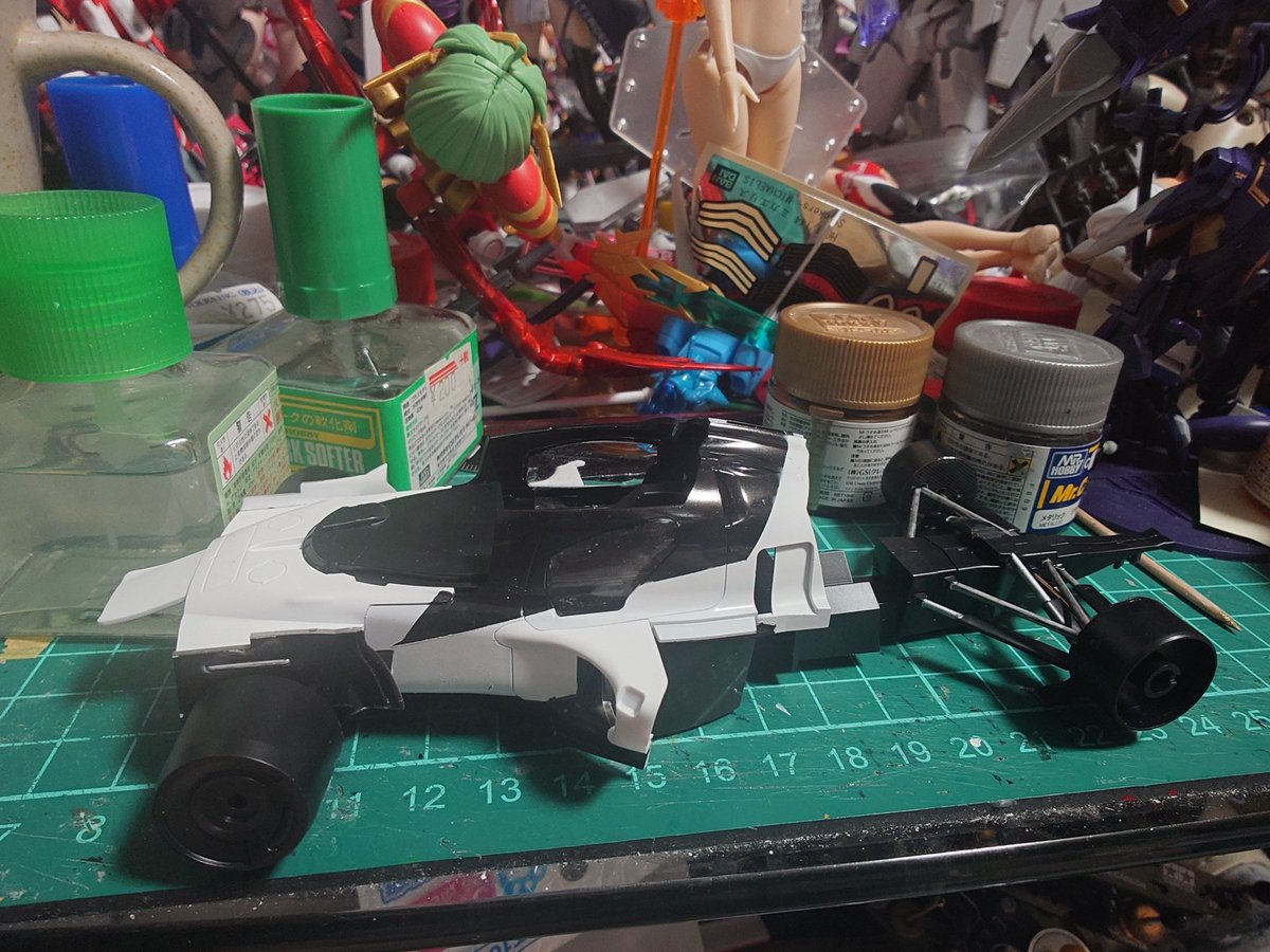 RHExBlaster's tweet image. グッドモーニングジャパーン！
今日は休みだのんびりするぜ

ともあれ昨日も少しずつ。
リアセクションのサス周りを作成
実車もこんなもんなのか？

では、本日も適当に頑張っていきましょう！