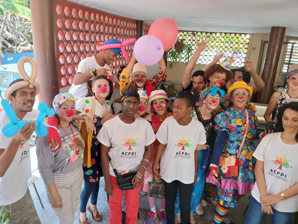 ACPDI_Cuba's tweet image. Continúa el Taller de Payasos Terapéuticos en nuestra sede nacional de #ACPDI 🇨🇺 para los Directivos y Coordinadores Nacionales. Esta formación permitirá brindar a nuestros asociados espacios más alegres y educativos en que ellos puedan continuar desarrollando habilidades.
🥳🎉😊