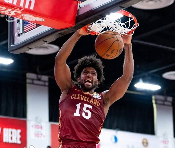 clipfullyloaded's tweet photo. Norchad Omier is a 24-year-old power forward standing at 6-foot-7 in the g-league averaging:

20.0 PTS (61/32/80)
12.1 REB
2.9 AST
1.2 STL
0.8 BLK

He just won g-league player of the week averaging 26-16-4 over a 4 game stretch

He is also the best rim finisher in the g-league shooting 70.2% on 9.8 attempts per game within 5 feet of the basket🔥
