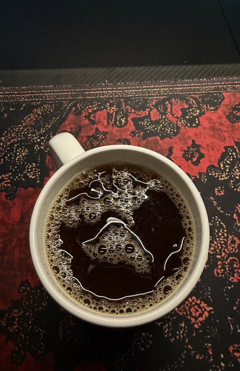 Cri7id's tweet photo. ☕️🤎 https://t.co/9OPQOQzGTf
