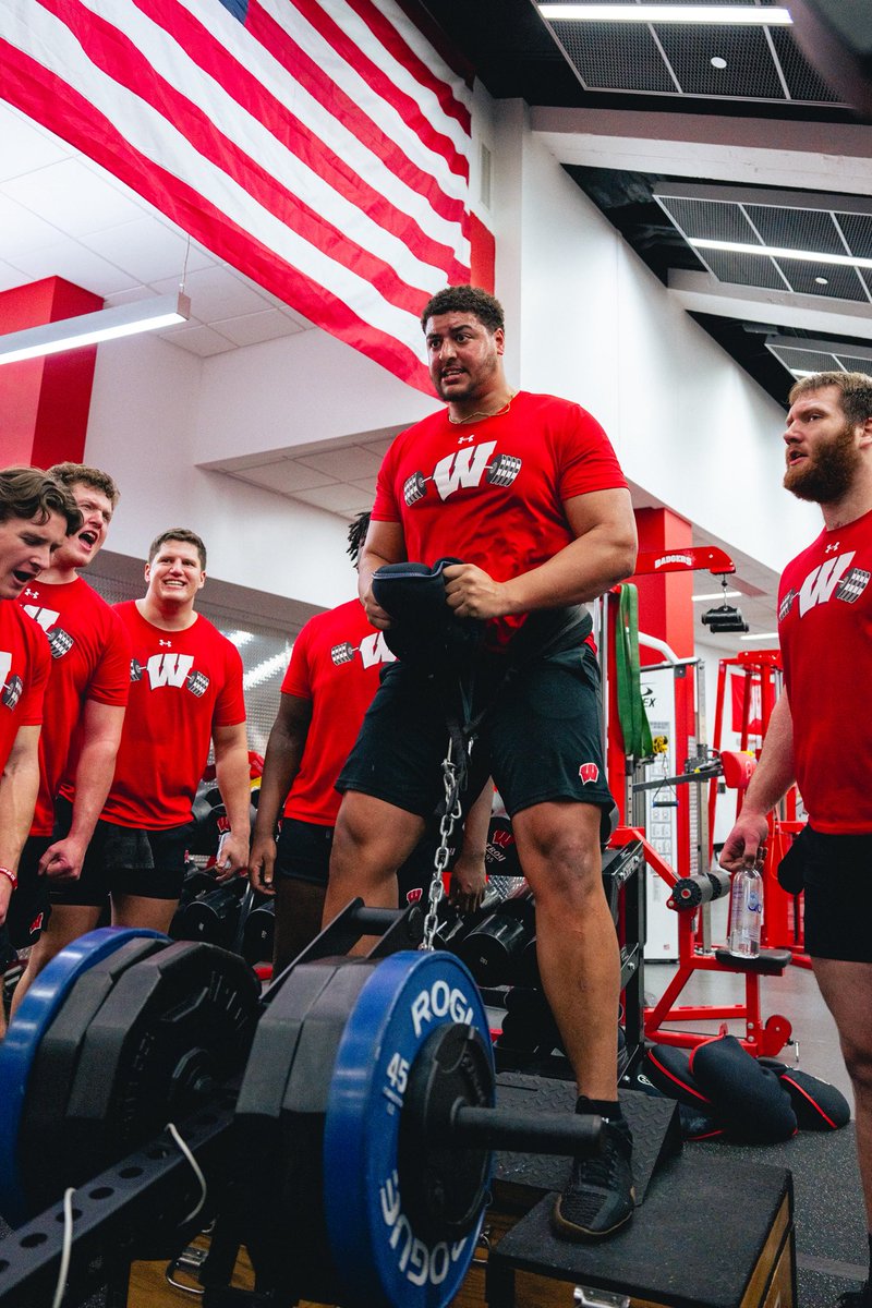 CoachMateos's tweet photo. God Bless 🇺🇸 and THE BOYS 🦡 https://t.co/ZsUo6m1qpz