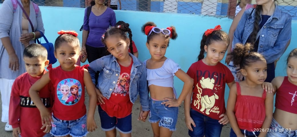 JMastrapa56896's tweet photo. Nuestros niños celebrando el aniversario 65 del INDER pilar del deporte cubano https://t.co/3POtKQvOE7