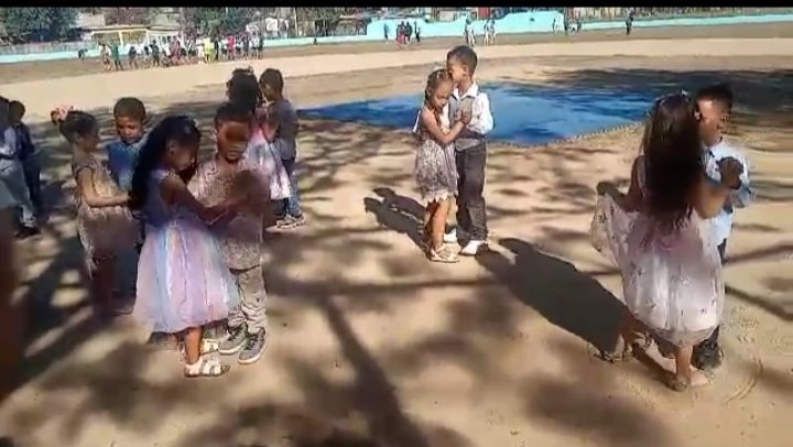 JMastrapa56896's tweet photo. Nuestros niños celebrando el aniversario 65 del INDER pilar del deporte cubano https://t.co/3POtKQvOE7