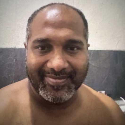 Andrew’s arrest, compared to Maldives.

🔹Police got a warrant from a judge (no leaks).

🔹20 officers asked to report to police HQ in Kindlington, phones taken from them, briefed, started 200 km (3 hr journey).

🔹After 2.5 hours of driving, a 30 min advance warning was given to