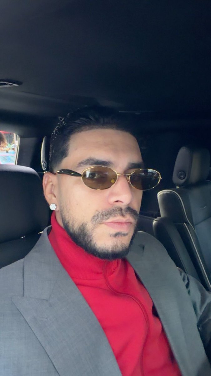 Lavozdelgh9972's tweet image. Camino a #premiolonuestro #sende #ryancastro 🏆✨️💥