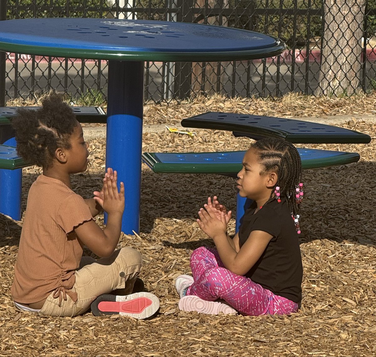 npinilla1's tweet image. #Prek #RISD #SmallGroup #Writing and learning about travel! #ExitTickets packing our necessities! Playing &amp;amp; learning with our peers makes school  fun place to be!🖤✏️📓