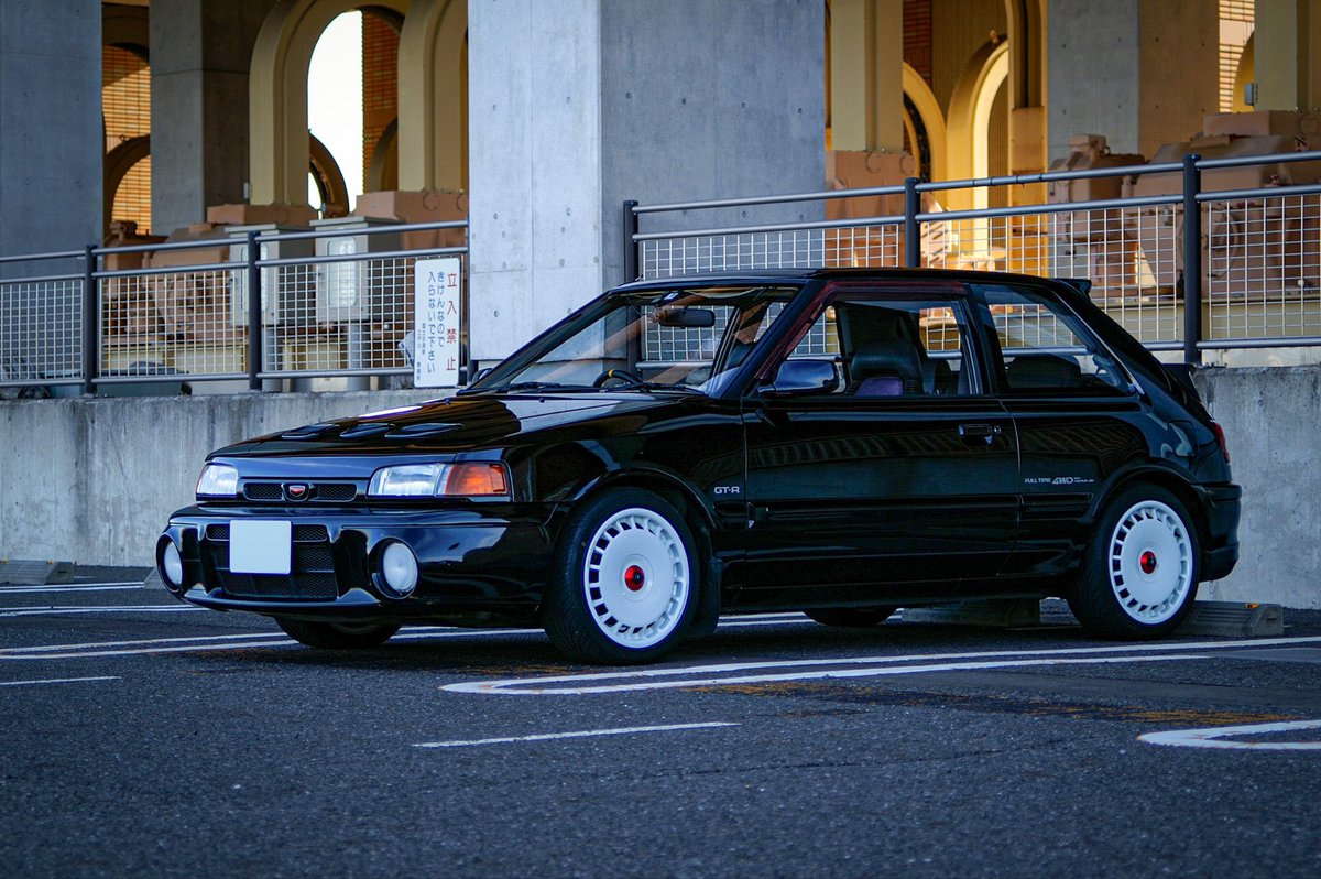 2_ot's tweet photo. #この車を選んだ理由 
未就学児の頃近所に止まっててカッケェ〜とは思いつつ車種がわからず。
月日が流れ名前を知り現在に至る。
8月で8年目の大切な愛車です。 https://t.co/jLGvZAvWmw