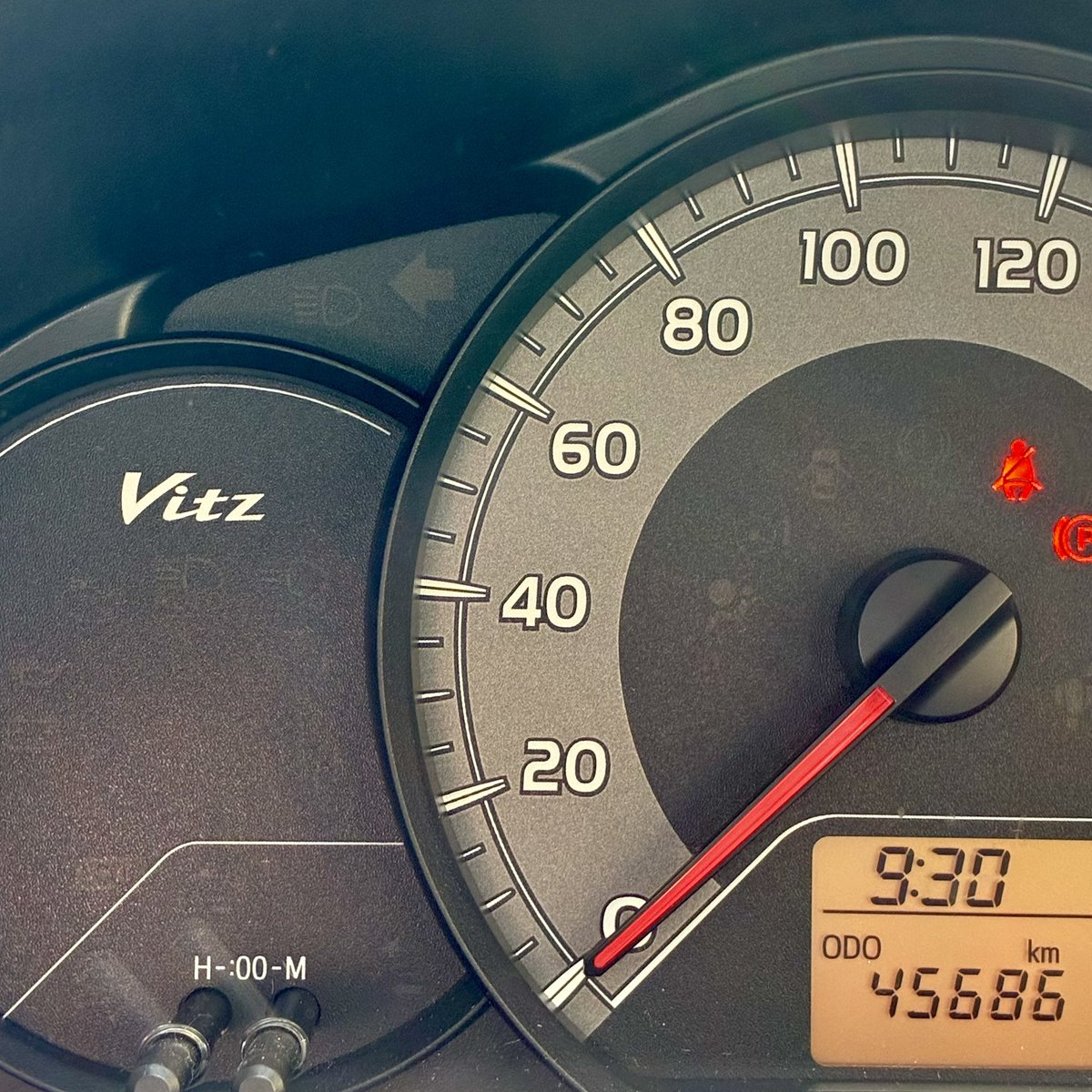 Kaga_zn8's tweet image. そうそう。
今回の代車はVitz でした（GRG→自宅までしか運転していませんが🤣）。

やっぱり乗りやすいわ、この子🚗

#Vitz
#元Vitzオーナー