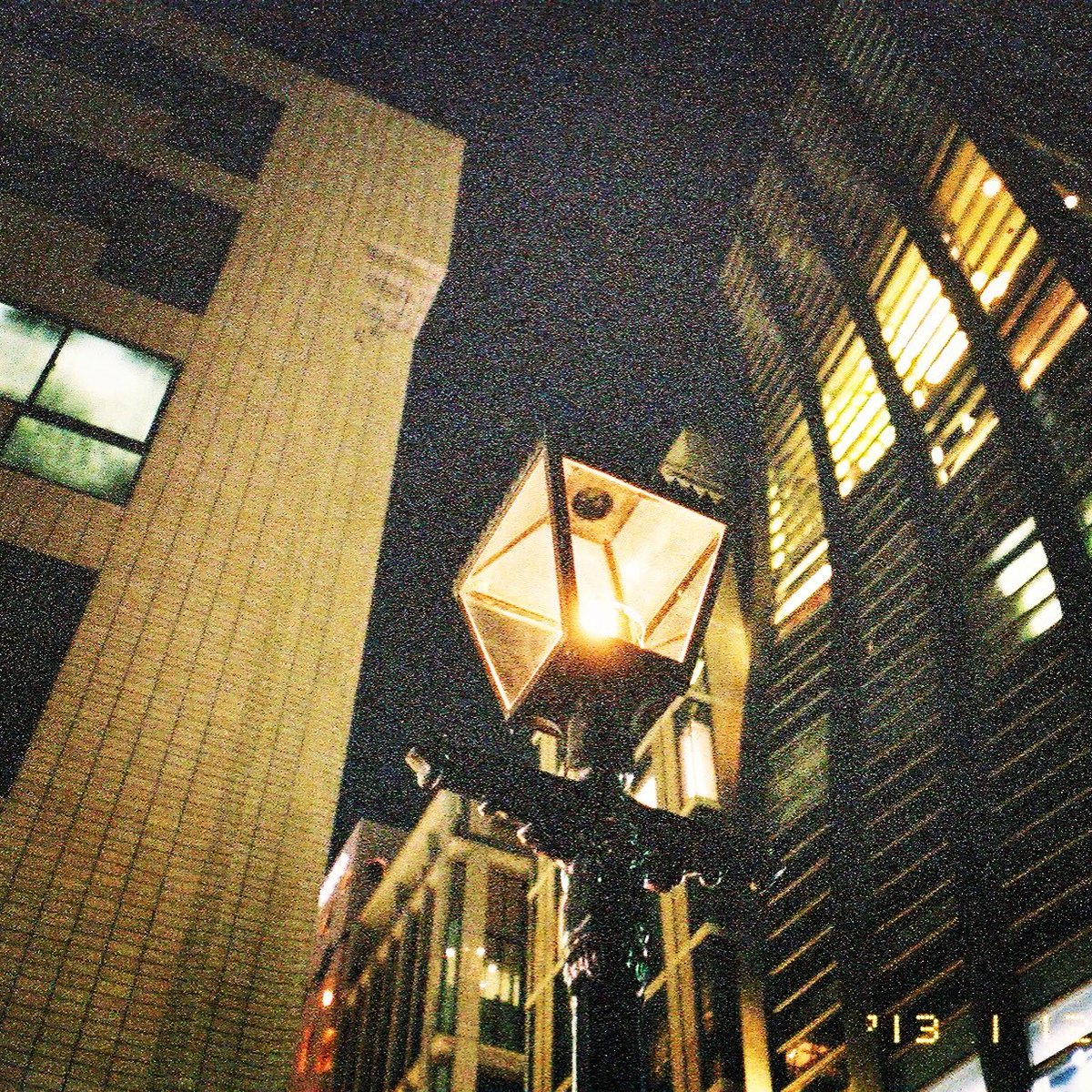 #見た人もなにか街灯をあげる