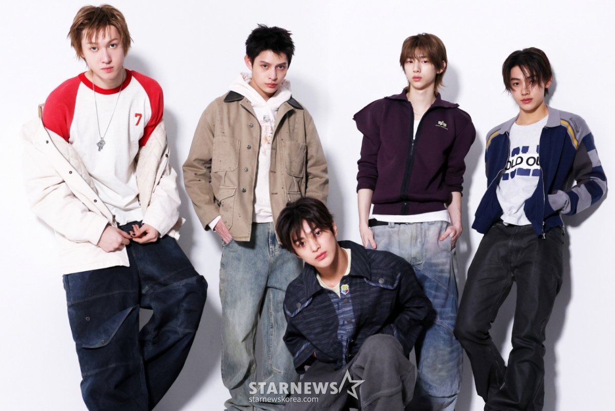 💬 #CORTIS Star News Interview 

Q: BTS กำลังจะคัมแบคในเดือนมีนาคมนี้ ส่วน CORTIS เองก็มีแพลนในเดือนเมษายน ถือเป็นครั้งแรกนับตั้งแต่เดบิวต์เลยที่ช่วงเวลาโปรโมตใกล้กันขนาดนี้ รู้สึกยังไงบ้าง?

🦒: ในฐานะแฟนคลับคนหนึ่งที่เติบโตมากับการดูการแสดงของรุ่นพี่ BTS มาตั้งแต่เด็ก ๆ เลย