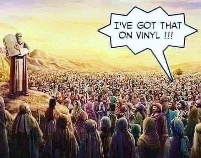 DJnagyember's tweet photo. Those vinyl DJs... :D :D :D :D https://t.co/cZlrpDdtzQ