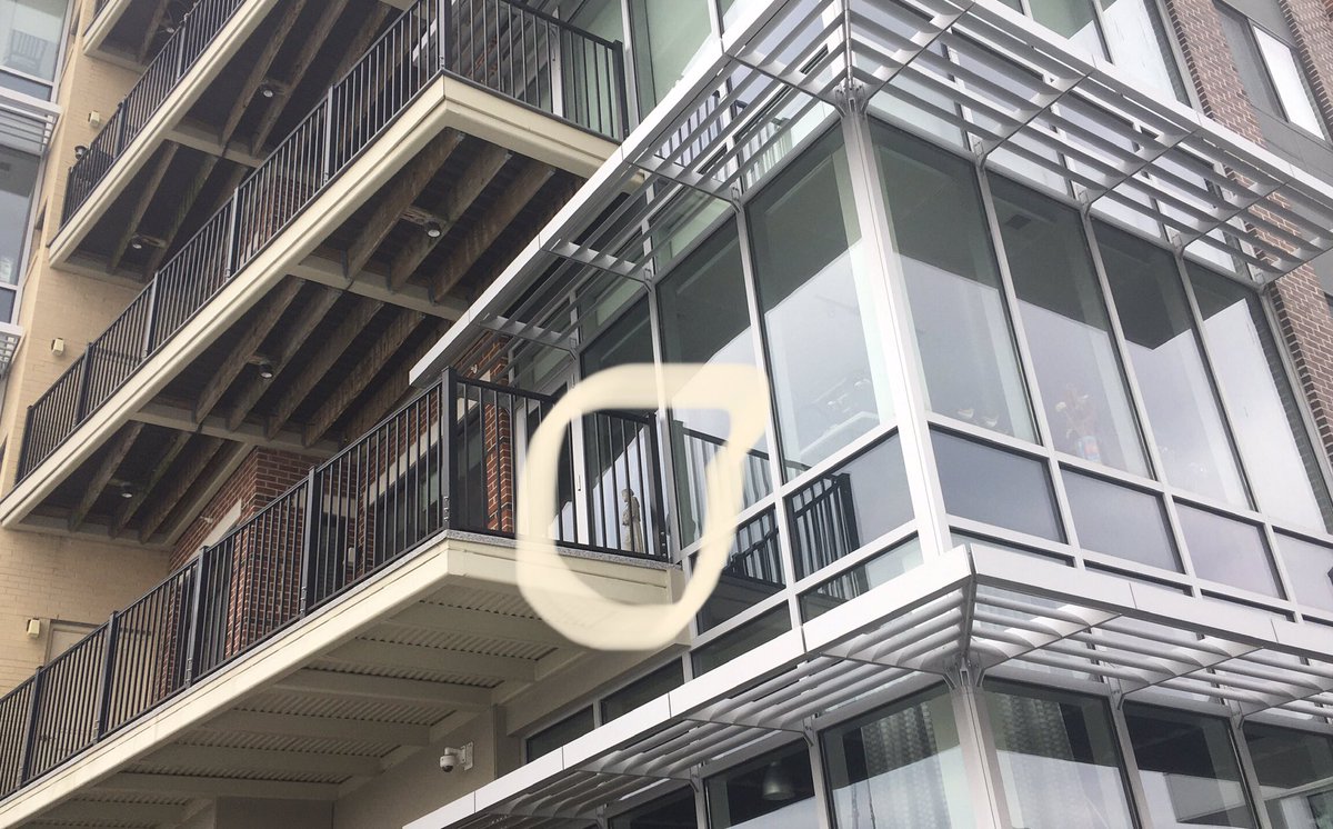 beckyyerak's tweet image. Spotted:  A #stfrancis statue on a balcony in my @cityofwilmde neighborhood