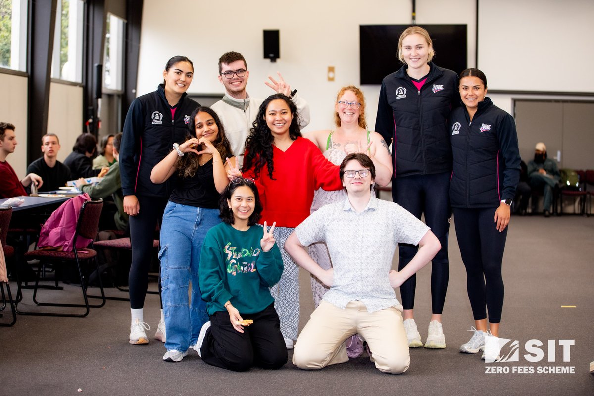 sit_nz's tweet image. Day 2 of #OWeek at our #Invercargill Campus kept the momentum going 🎶

Live DJ, free food, a photobooth and a visit from the Southern Steel #netball team made for a great afternoon on campus. Awesome to see students connecting early in the semester.

#SITNZ