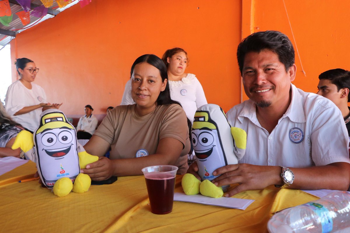 chuyuam's tweet photo. La #FeriaDeLosPueblos impulsa el comercio local, apoya a nuestros productores y fortalece la economía de las familias trabajadoras. Consumir local es respaldar a nuestra gente. 🛍️💪 https://t.co/Ji5kiSdL2V