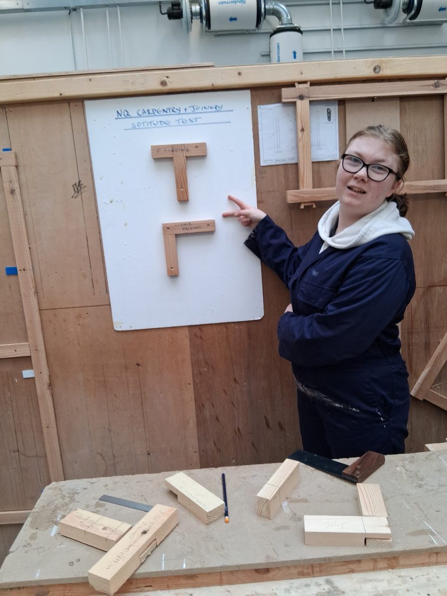 AlloaEASN's tweet image. We are so proud of our learners on their School Link college courses. Here they are showing the amazing work they’ve been doing. @AlloaAcademy #PupilProgress #Proud