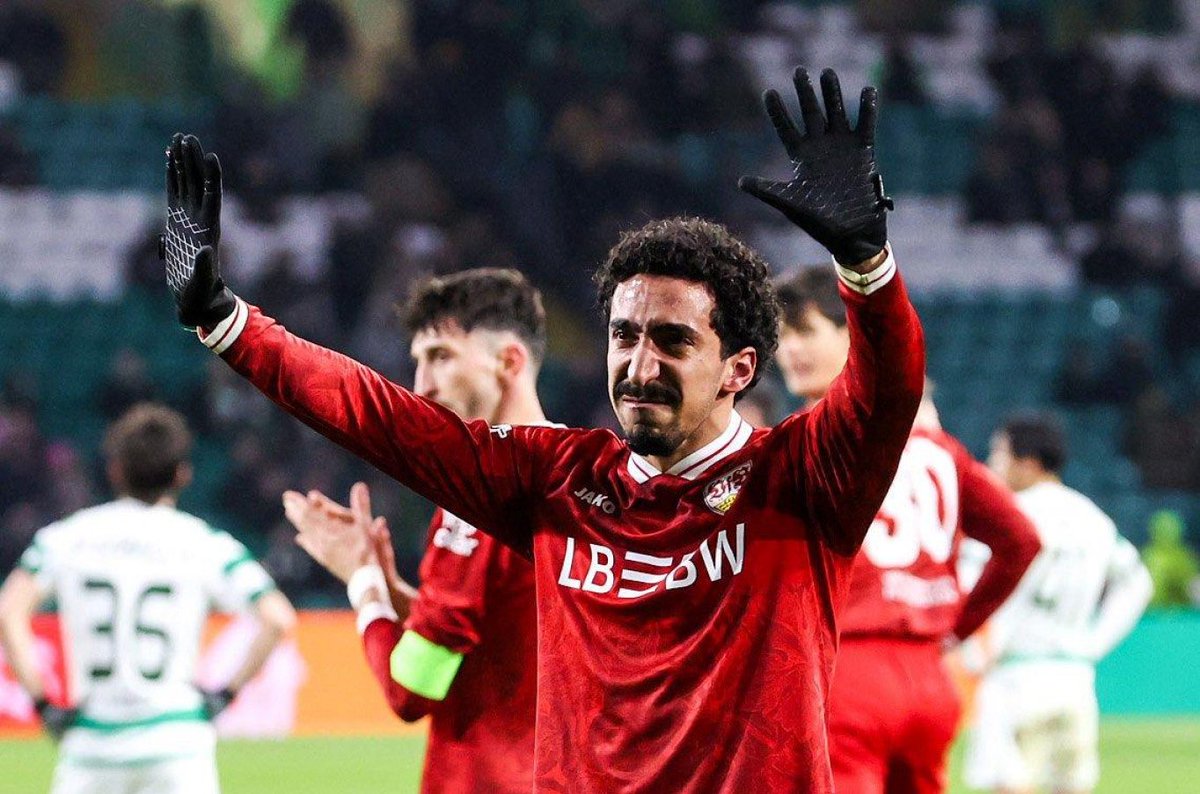 Tiago Tomás marcou, apontou para o céu e em lágrimas lembrou o seu pai, que faleceu no início deste ano. 😔💚

“Comecei o ano com uma notícia muito má, o falecimento do meu pai. Tem sido o pior momento para mim, da minha vida e para a minha família. Não consigo falar, mas sei que