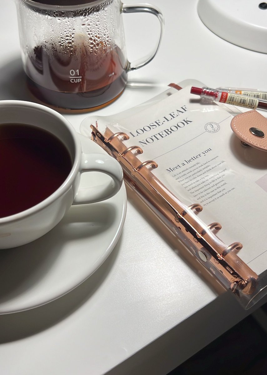 "المتفائل هو من يجعل من الصعاب فرصًا تُغتنم".ألبير ساميه 
وعن تجربة: 
"الإصرار على التفاؤل قد يصنع الذي كان مستحيلًا".🤍