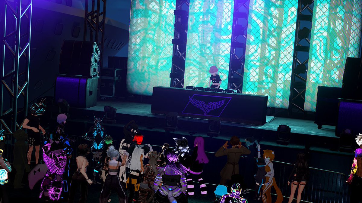 SLY FEST 🐳 tweet media