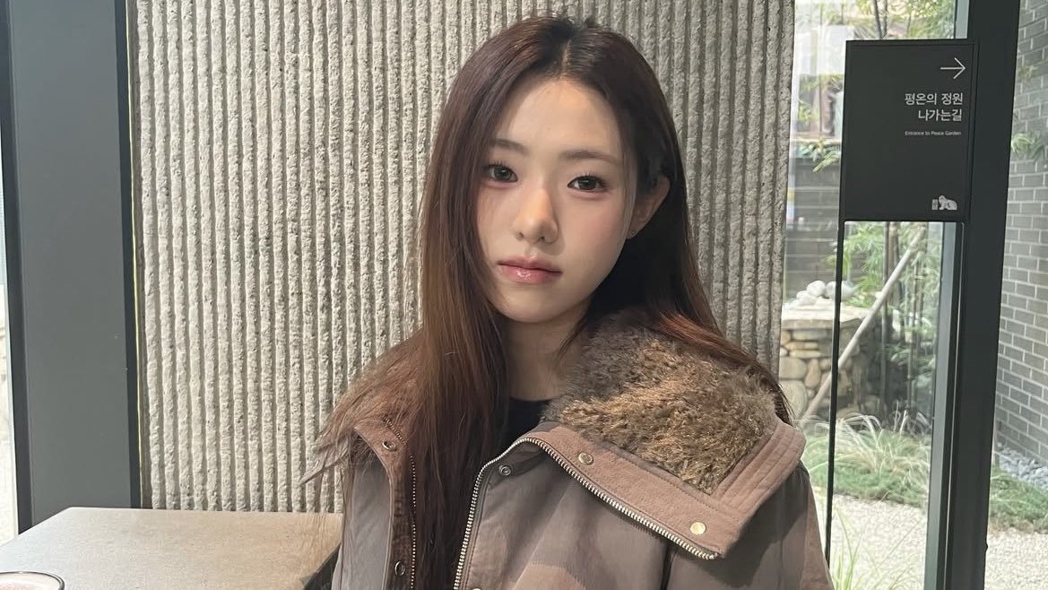 wallpaper, last song i listened to, last famous person saved