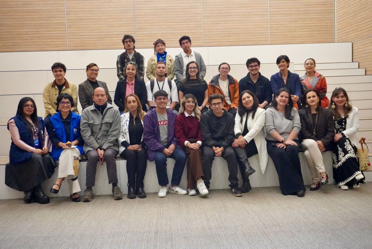 DefensoriaCol's tweet photo. Junto con @Uniandes lideramos la Segunda Mesa Nacional por la Salud Mental Universitaria, consolidando el Compromiso por la Vida y la Salud Mental firmado en 2025. Esta es una alianza entre Estado, academia y sociedad para cuidar a nuestras juventudes y garantizar el derecho a vivir DignaMente.

Avanzamos en un Acuerdo Interinstitucional de Universidades–Estado y en la creación de una Red Colombiana Intersectorial para promoción, prevención, alertas tempranas y cuidado, denominada Red UnSoloCampus.

(1/2)