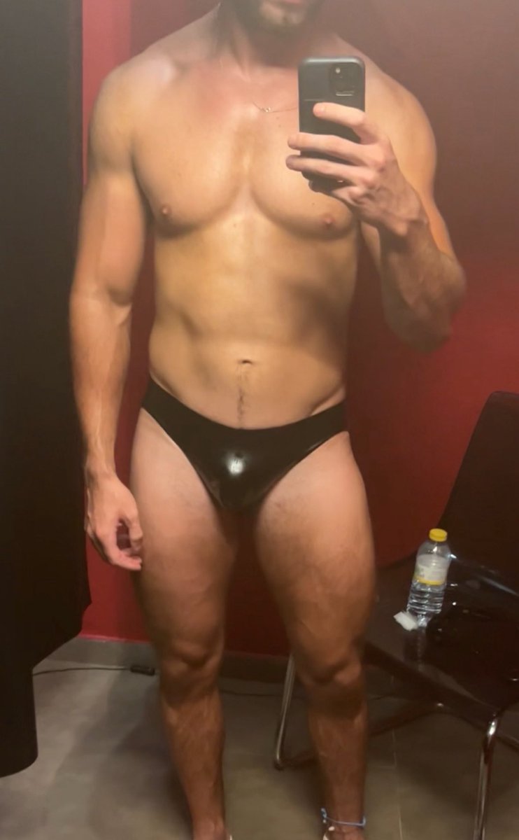 RubberBrit tweet media