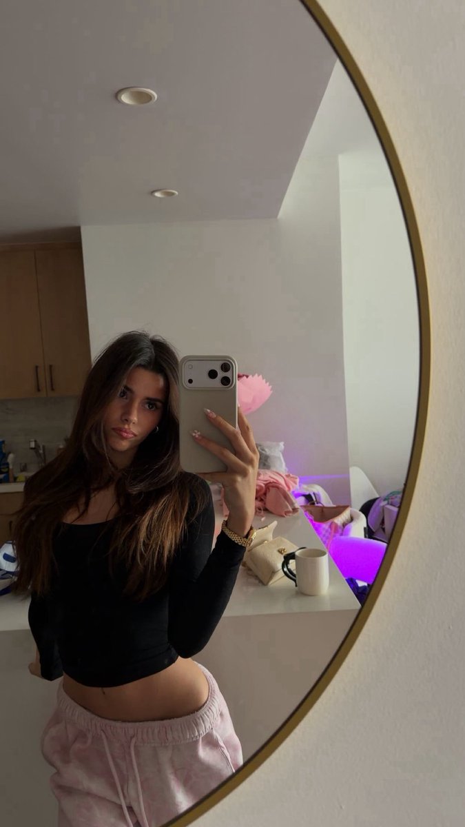 Darla Claire tweet media