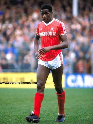 #19Febrero. Día Internacional contra la Homofobia en el Deporte, tomando la fecha natal del futbolista Justin Fashanu, británico de ascendencia africana. Recibió ataques hostiles en 1990 por revelar su homosexualidad y la presión lo llevó al suicidio en 1998. <a href="/gestionperfecta/">Carmen Meléndez</a>