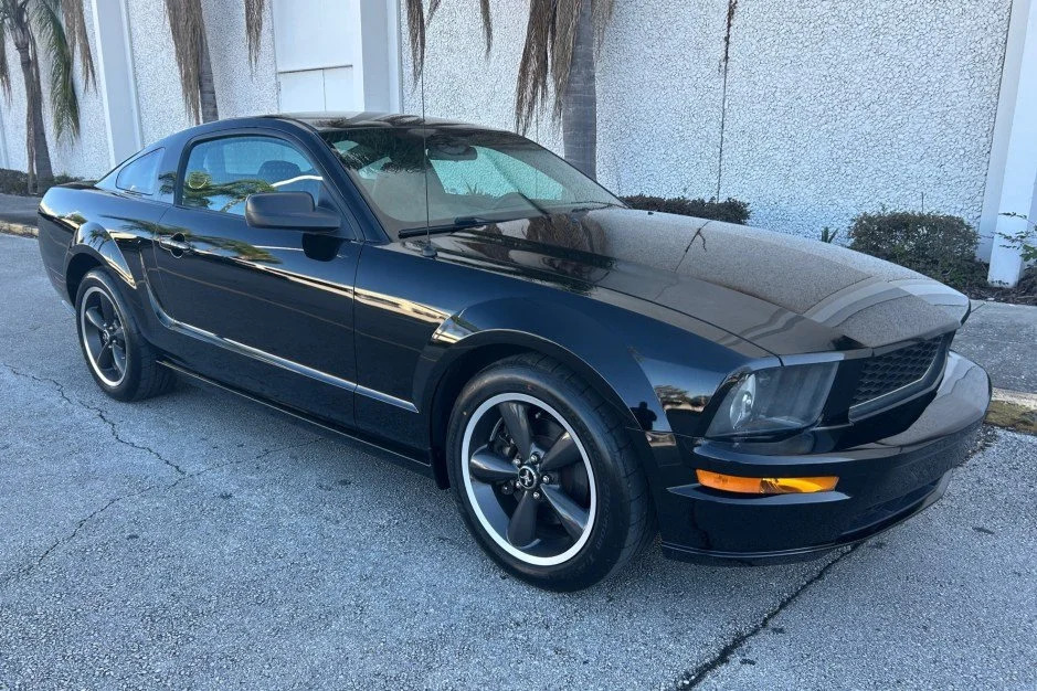 For Sale: 2008 Ford Mustang Bullitt (#5734, black, 4.6L V8, 5-speed manual, 13K miles): This 2008 Ford Mustang Bullitt is #5734 of approximately 5,772 examples built for the model year to commemorate the 40th Anniversary of the eponymous film. The car… dlvr.it/TR3Xxq