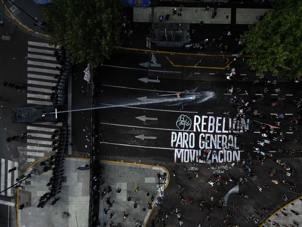 Congreso. La pintada, como casi todas las que subo, es de Insurrectxs Crew (Juv. PTS + Independientes)