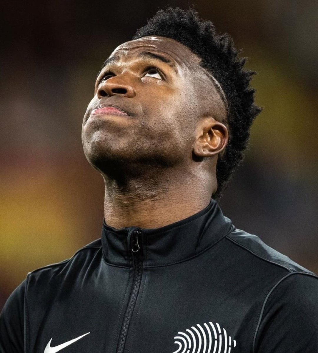 TwinVamos's tweet image. 🚨 No Benfica player has come forward to defend Gianluca Prestianni. This shows he IS GUILTY.