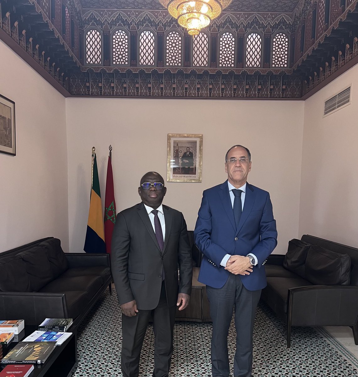 L’ambassadeur Abdellah Sbihi a reçu à la chancellerie son frère Kouadio Konan Bertin ambassadeur de la Côte d’Ivoire venu lui rendre une visite de courtoisie. Lors de cette rencontre les deux personnalités ont mis en exergue la relation exceptionnelle qui lie les deux pays frères