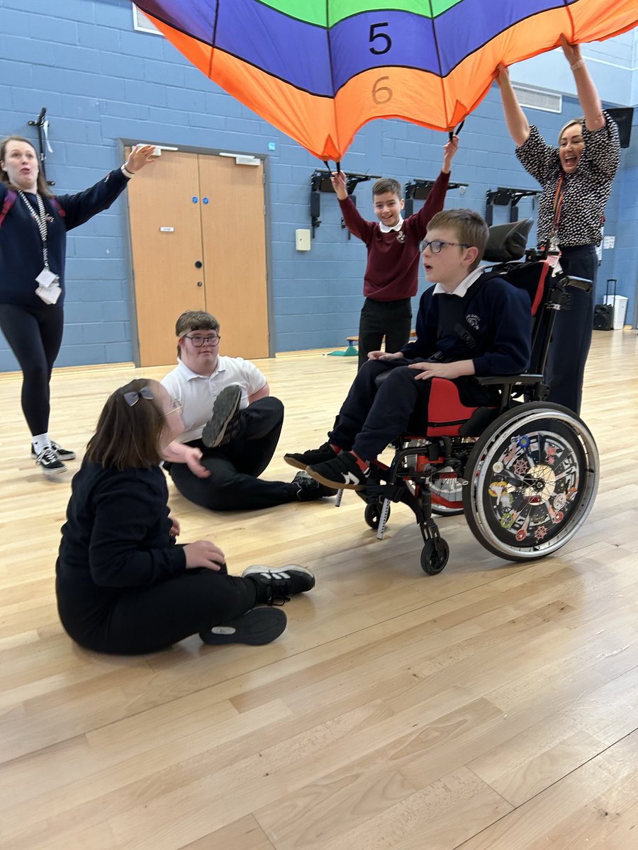 AlloaEASN's tweet image. We’re so proud of our P7 pupils from Lochies! Since starting their transition visits in January they’ve been confidently exploring the new space and embracing every part of their transition. Watching their confidence grow is just wonderful. @AlloaAcademy @lochies16 
#Transition
