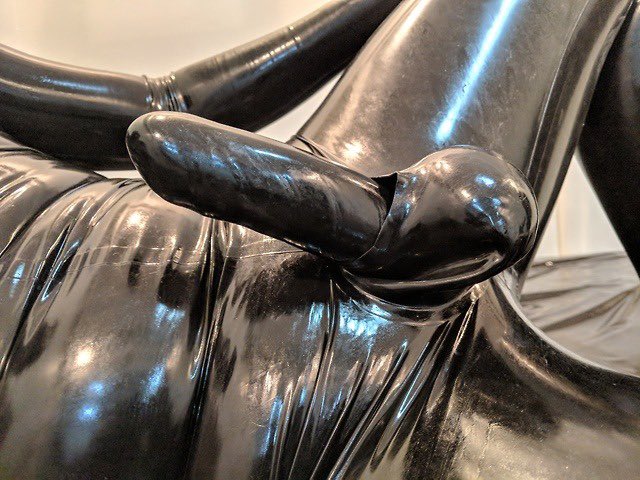 RubberSub (@rubberpervert.bsky.social) tweet media