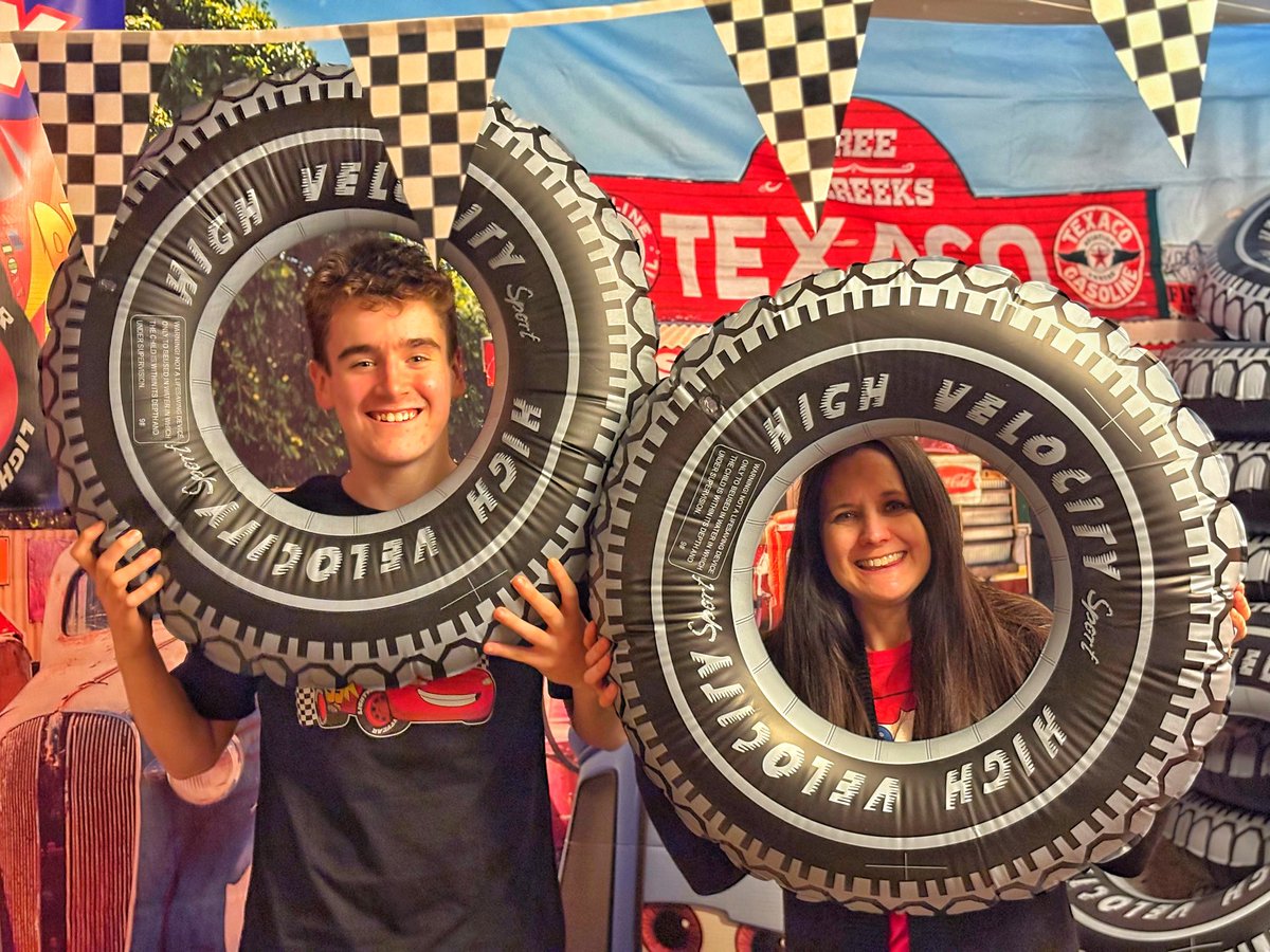 PresidentBeard's tweet photo. “KA-CHOW!!!” There was no doubt what Fraser’s birthday theme would be for his 16th &amp; that was decided by Molly 16 years ago!

Route 66 welcomes you to Radiator Springs! Get fitted for some tires at Luigi’s, refuel at Flo’s &amp; let’s “Git-R-Done”!

#HartnellHolidays #HartnellFamily https://t.co/49ipVDkj1n
