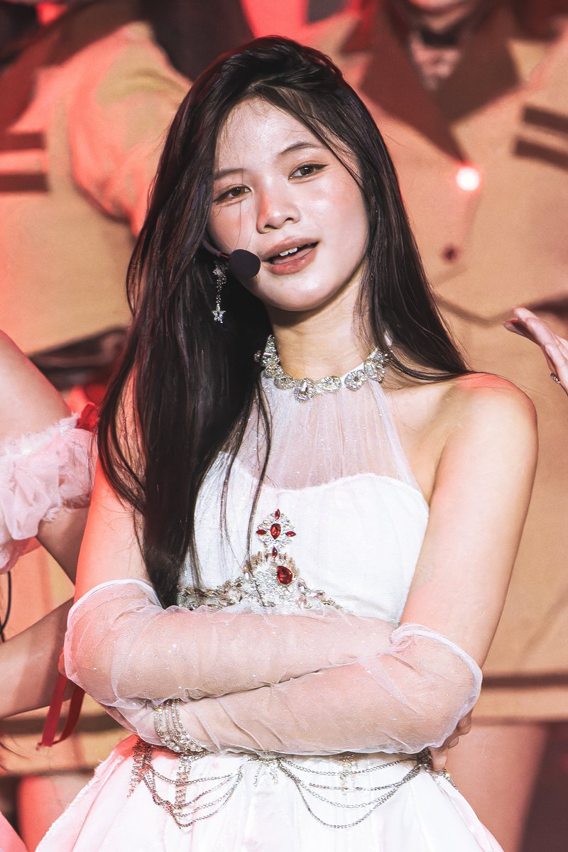 SkipWorkfor48TH's tweet photo. BNK48 @ JAPAN EXPO [2026-02-08] (MEAN Part)

เคยบอกว่า รุ่น 3 เป็นรุ่นที่เต้นเก่งที่สุดใน 48TH
แล้ว(ส่วนตัว)รู้���ึกว่า เต้น เก่งที่สุดในรุ่น 3
คือน้องมีน เพราะเข้าได้กับทุกเพลง
ไปสุดหมด จะเท่ จะแบ้ว จะเซ็กซี่ ได้หมด

อัลบั้ม
https://t.co/T6i1vXm0hK

#BNK48
#MeanBNK48 https://t.co/xqzvaFDk8U
