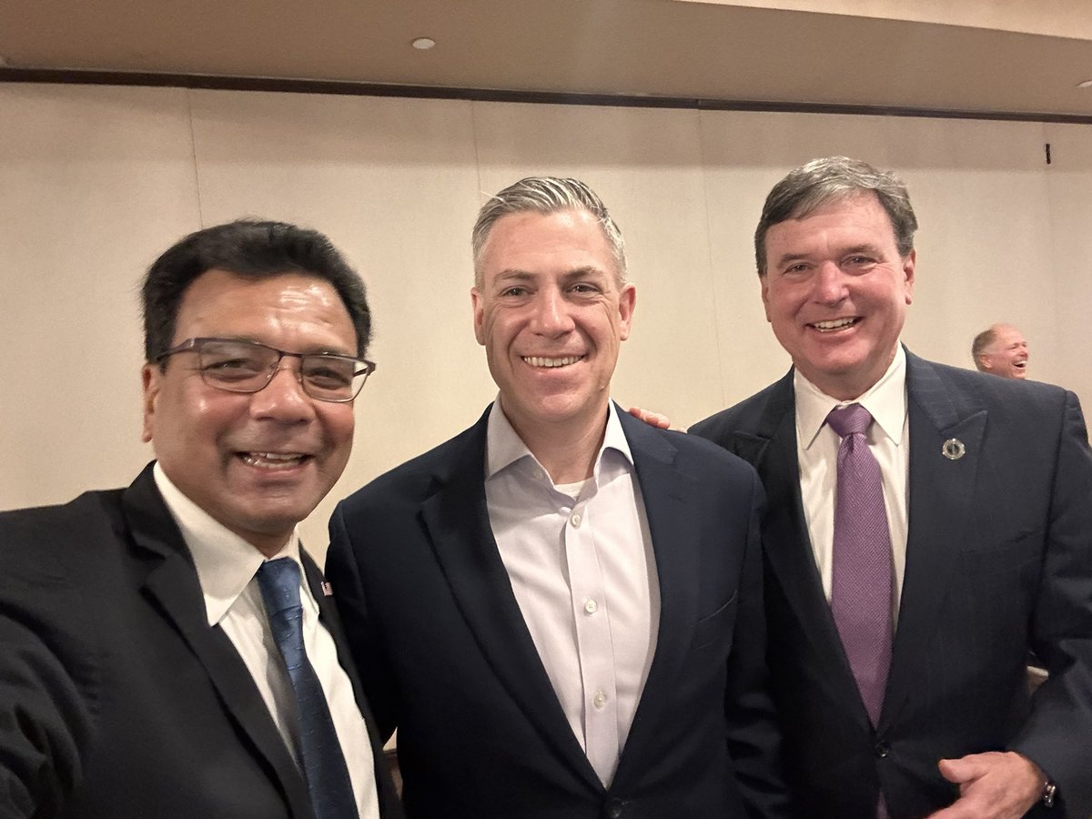 Fantastic seeing <a href="/Jim_Banks/">Jim Banks</a> and <a href="/ToddRokitaIN/">Todd Rokita</a> today. Always appreciate the insight and the company! 🇺🇸 #Indiana #Leadership <a href="/SenatorBanks/">Senator Jim Banks</a>  <a href="/AGToddRokita/">AG Todd Rokita</a>