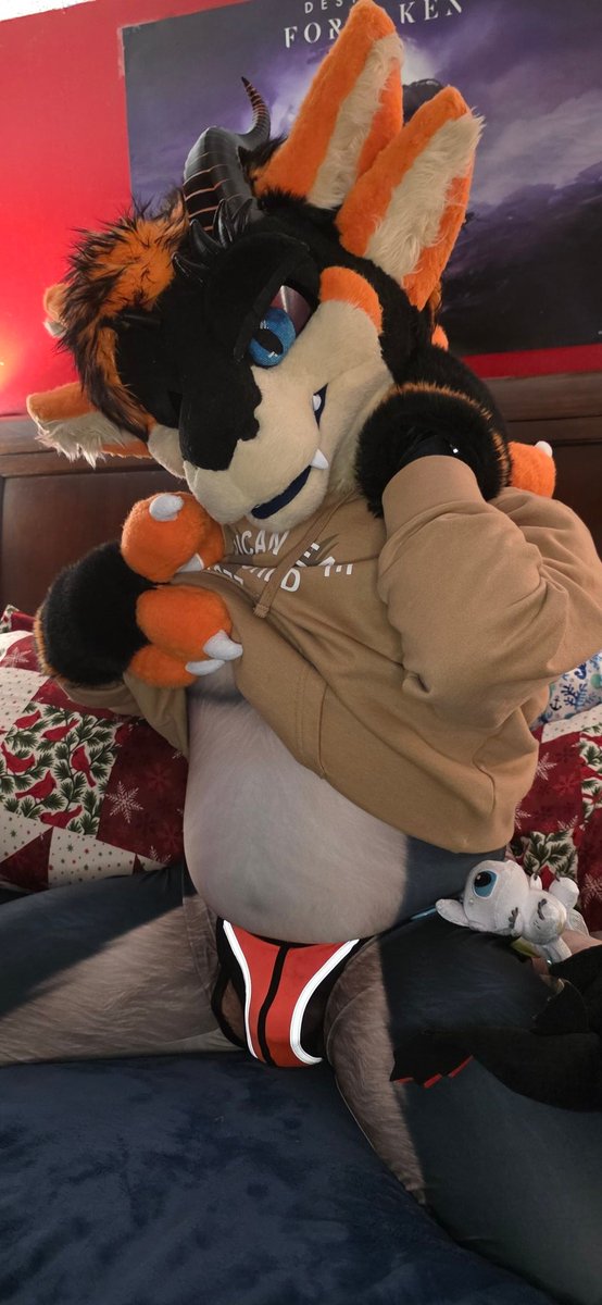 Lusty Dusty tweet media