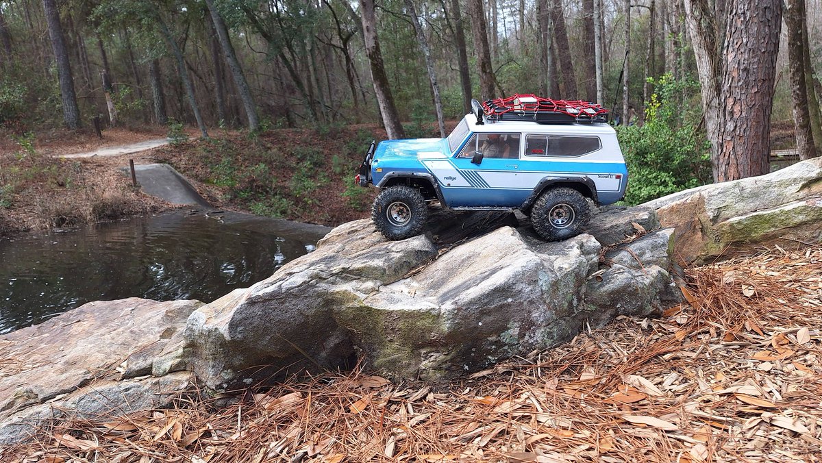 RedcatRacing's tweet photo. Everett Jackson snapped this awesome photo during a well-deserved trail break—what a view! Thanks for sharing your adventure with us!
https://t.co/ITvZhSbqM4
#Gen8Nation #RCRGen8 #IHScout #Redcatnation #Redcat #ScaleFunForEveryone https://t.co/B74p2O7Vl9