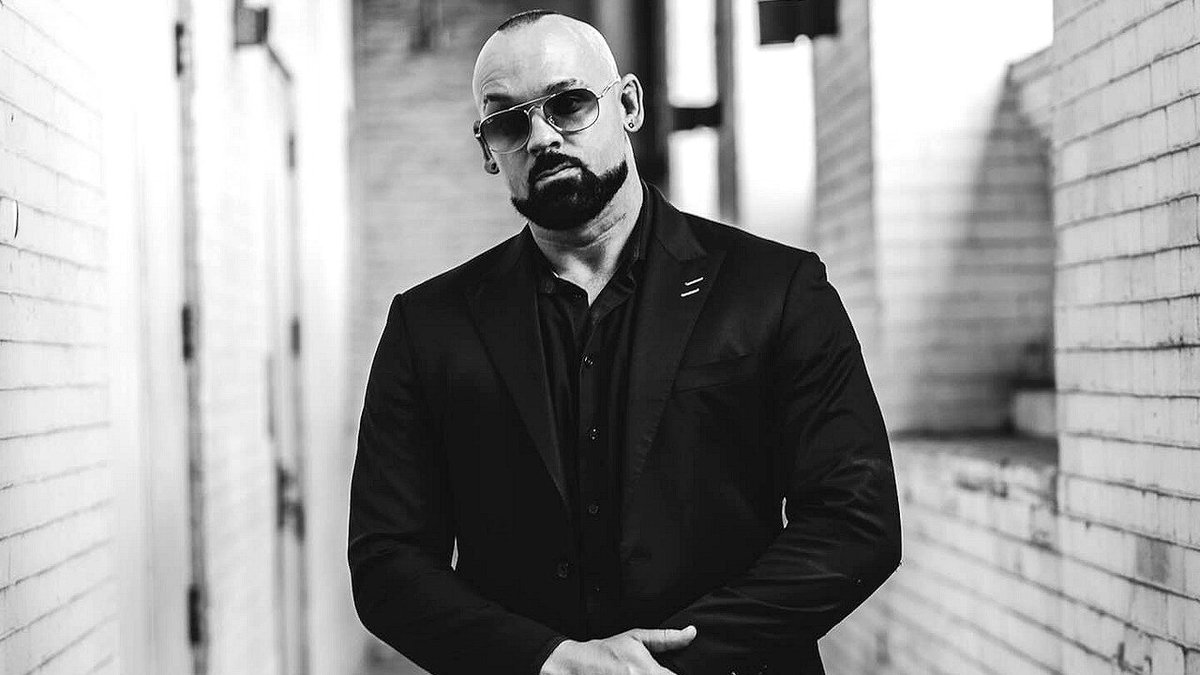 CWNonline's tweet image. CWN would like to take this time to wish @FlatbacksT Instructor, current @WWENXT Superstar and Canada's own @ShawnSpears a Happy 45th Birthday today!

#HBDShawnSpears #TheCulling #Flatbacks #LearnWorkAchieve #WWENXT #CWNonline #CANUCKproud 🍁