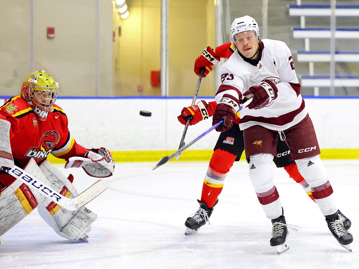 M🏒| PLAYOFF PREVIEW
Well versed in how tough you have to be to compete in the <a href="/CanadaWest/">Canada West</a> playoffs after last year's thriller vs <a href="/ubctbirds/">UBC Thunderbirds</a>, <a href="/GriffinsMHKY/">MacEwan Griffins Men's Hockey</a> ready to face <a href="/UCDinos/">UCalgary Dinos</a> in QF series (FRI, SAT &amp; SUN, if nec., all 7 PM, DCA).
#GriffNation

STORY➡️macewangriffins.ca/sports/mice/20…