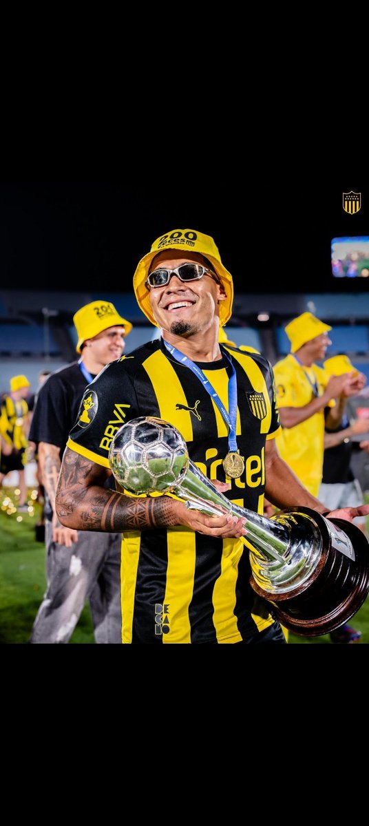 venjamcp's tweet photo. @Santidls_ @OficialCAP Para la cola de la gallina siempre va  ser un color feo. https://t.co/SHIAFTLWmX
