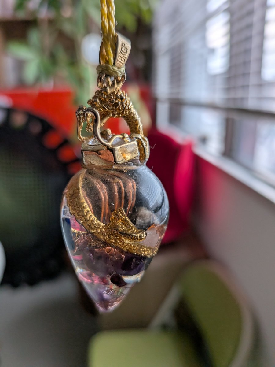 おはようございます😃 曇り空の大阪日本橋です🙇 不思議な力を持つ、数