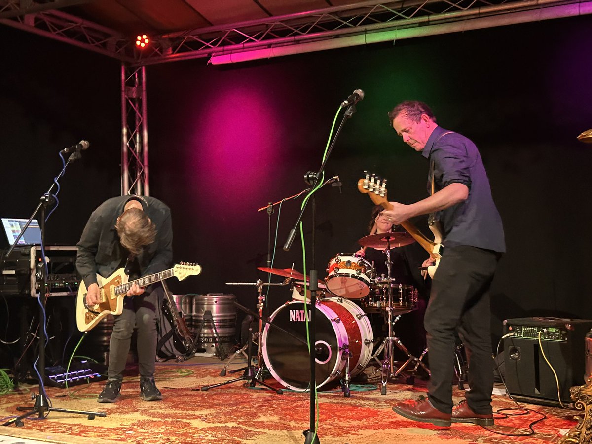 Breaking More Waves tweet media