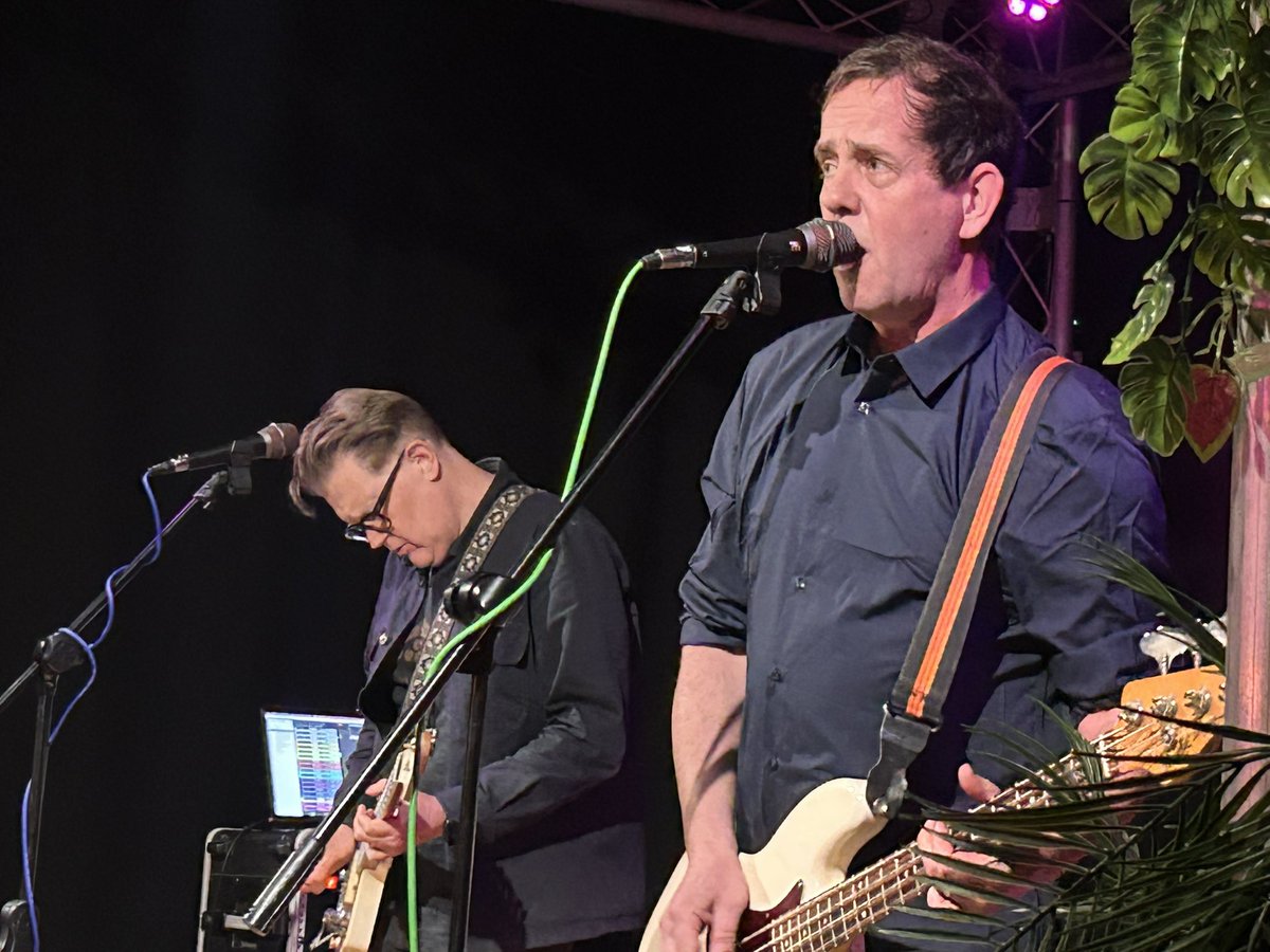 Breaking More Waves tweet media