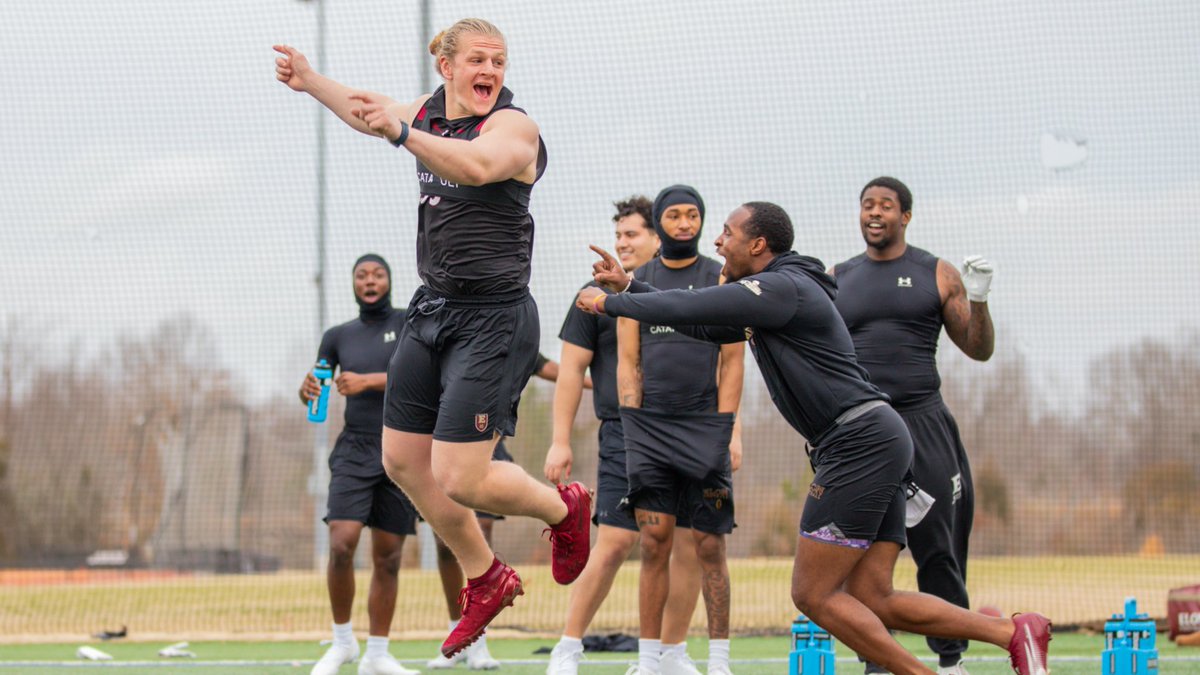 Elon Football tweet media