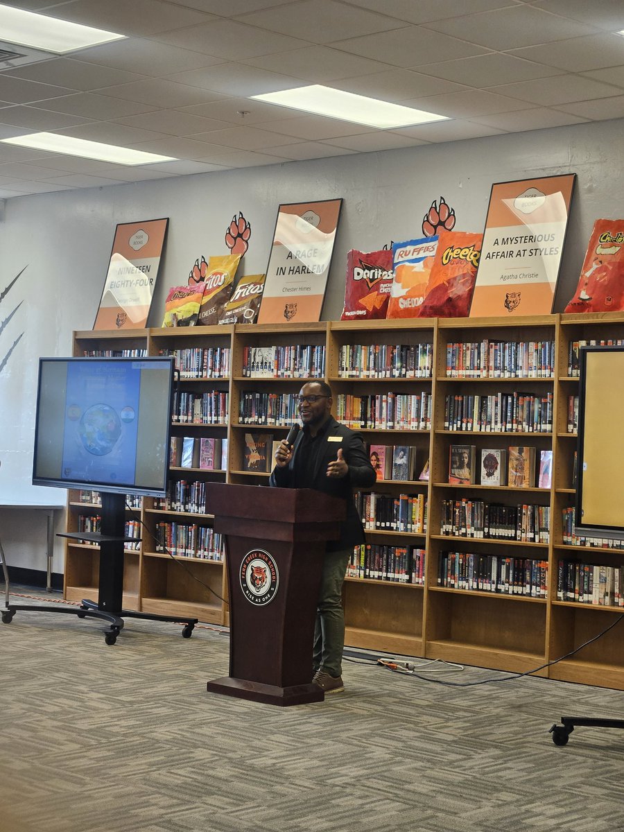 JCPS Language Services tweet media