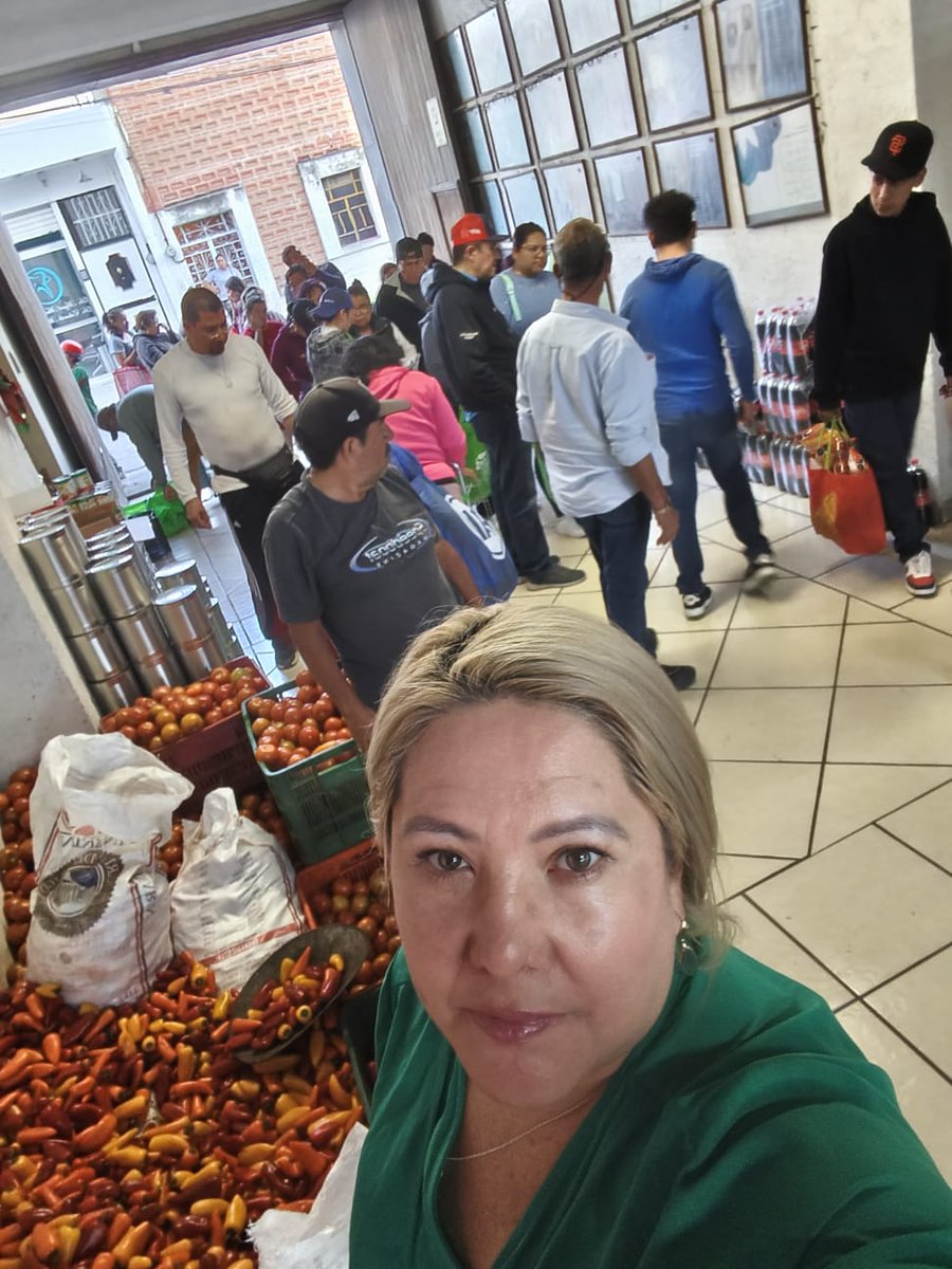 Esther Mandujano tweet media