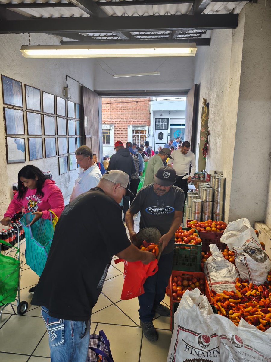 Esther Mandujano tweet media